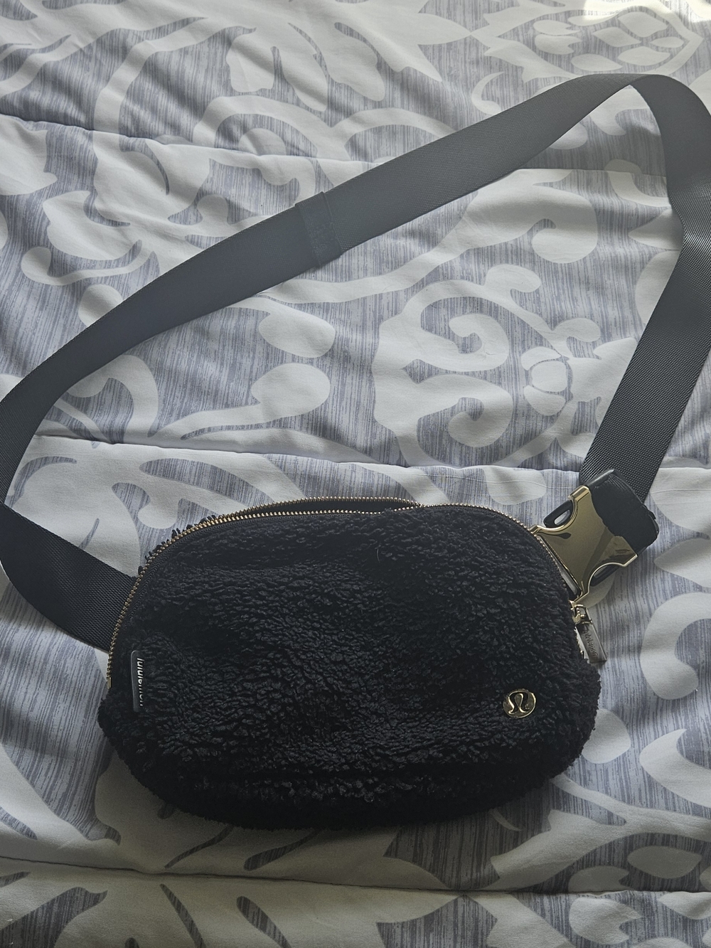 lululemon athletica Black Fleece Crossbody Belt Bag